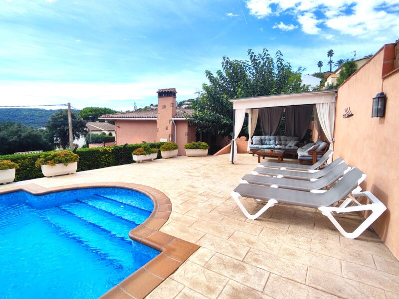 Preciosa casa con piscina