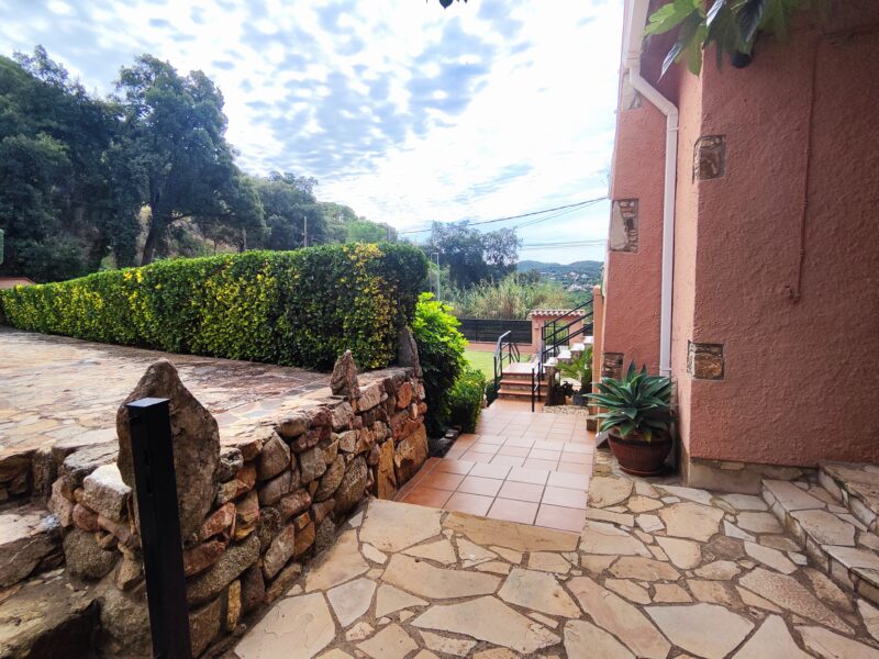 Preciosa casa con piscina